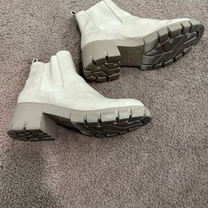 Madden Girl Boots‎